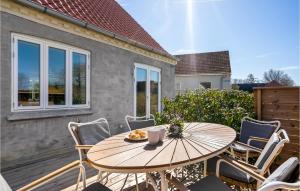 3 Bedroom Awesome Home In Samsø