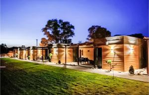 Stunning Home In Nowecin With Kitchen