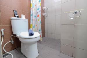 Clean and Cozy 1BR Apartment with Sofabed at Atlanta Residences By Travelio