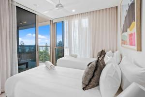 Luxury Ocean View Burleigh Apartment
