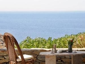 Stunning seafront apartment in Kea