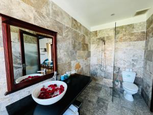 Phòng Giường Đôi Nhìn Ra Hồ Bơi (Double Room with Pool View)