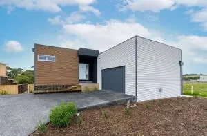 Newly built with WiFi & Healthclub, pool & gym access - Dumbalk