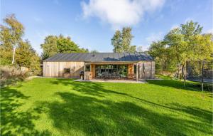 Beautiful Home In Sjællands Odde With 5 Bedrooms