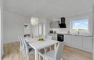 4 Bedroom Gorgeous Home In Løgstrup