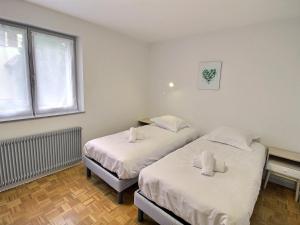 Maisons de vacances Maison spacieuse a Colmar, 5 chambres, terrasse, WiFi, parking gratuit - FR-1-722-12 : photos des chambres