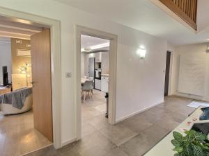 Maisons de vacances Maison spacieuse a Colmar, 5 chambres, terrasse, WiFi, parking gratuit - FR-1-722-12 : photos des chambres