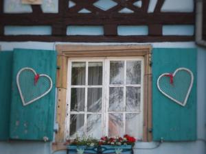 Maisons de vacances Maison spacieuse a Colmar, 5 chambres, terrasse, WiFi, parking gratuit - FR-1-722-12 : photos des chambres