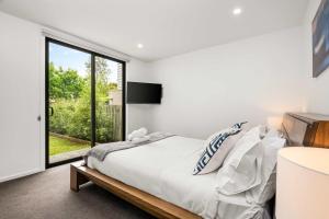 Coastal Elegance, Torquay