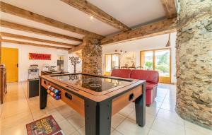 Maisons de vacances Awesome Home In Pardailhan With Kitchen : photos des chambres