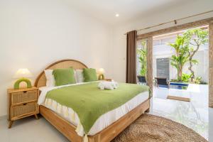 Luxury Brand-New Private Villa with Huge Pool in Canggu Best Location