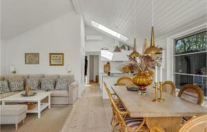Nice Home In Dronningmølle With Wifi