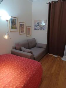 Lovely apartment living room and bedroom near Eiffel Tower UNESCO