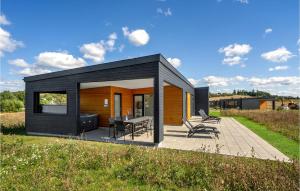 Pet Friendly Home In Løgstrup With Wifi