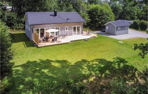 Stunning Home In Tvärred With Kitchen