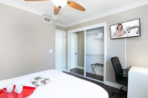 Costa Mesa -Newport- Patio - Free Parking-CM-2