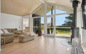 Stunning Home In Børkop