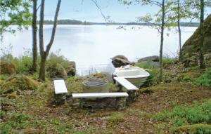 2 Bedroom Lovely Home In Lönashult