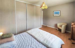 Maisons de vacances Gorgeous Home In Roquebrun : photos des chambres