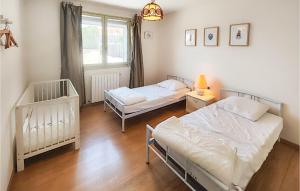 Maisons de vacances Gorgeous Home In Roquebrun : photos des chambres
