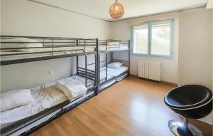 Maisons de vacances Gorgeous Home In Roquebrun : photos des chambres