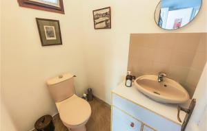 Maisons de vacances Gorgeous Home In Roquebrun : photos des chambres