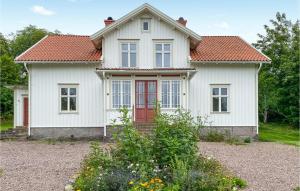 4 Bedroom Stunning Home In Ödeshög