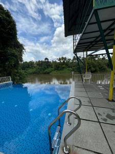 River Serene Holiday home