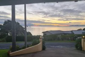 By the Sea 3 bedroom Apartment with ocean views - Taipa