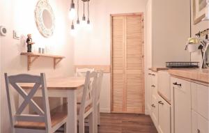 Awesome Apartment In Nowe Warpno