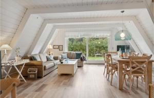 Gorgeous Home In Farsø With Kitchen