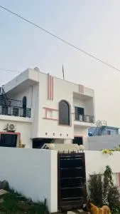 Felix home - Jhājra