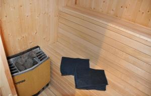 Nice Home In Segmon With Kitchen