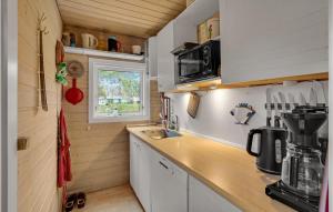 2 Bedroom Pet Friendly Home In Stege