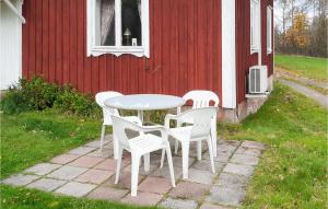 2 Bedroom Nice Home In Åsenhöga