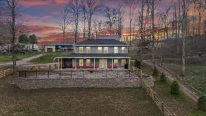 Spacious Home Perfect for Family Getaways - Cub Run