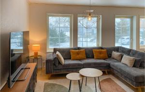 3 Bedroom Amazing Home In Motala