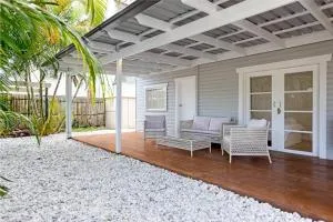 Manley St Retreat - Redcliffe