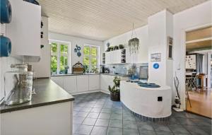 Lovely Home In Gesten