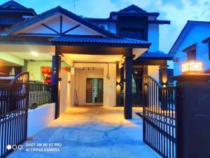 55 Homestay Bakri Muar Lovely House 12 pax
