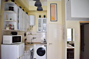 2 Room Home Office-Friendly Apartment