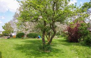 Cozy Apartment In Wurster Nordseeküste