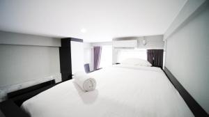 Cozy Living Studio at Bale Hinggil Apartment By Travelio - 3hvězdičkové hotely ve městě Medokanayu