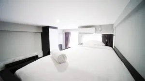 Cozy Living Studio at Bale Hinggil Apartment By Travelio - Medokanayu