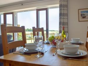 The Retreat - Uk33306