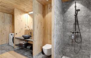 5 Bedroom Cozy Home In Nexø