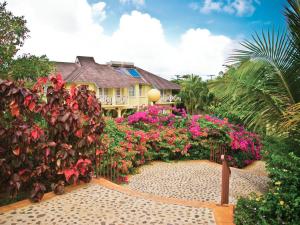 Rodney Bay Boulevard, Rodney Bay Village, Saint Lucia, Caribbean.