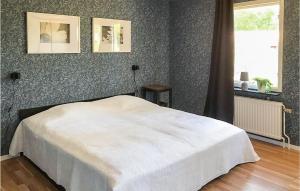 Awesome Home In Kvillsfors With Wifi