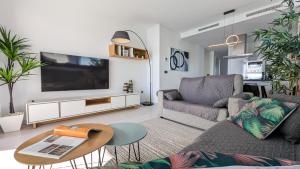 SUNSET WAVES retreat apartment