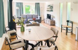 Lovely Stacaravan In Putten With Wifi